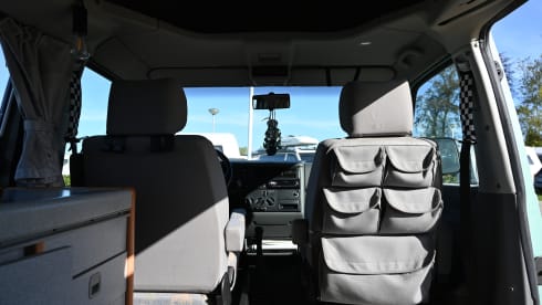 Kareltje – 4p Volkswagen campervan uit 1998