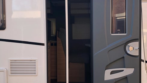 Fully furnished 4p Dethleffs semi-integrated from 2021
