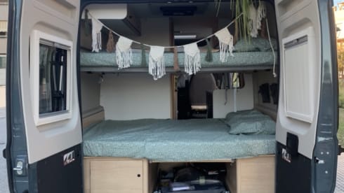 Cocolishi Camper – New bus camper for up to 4 people in Spain