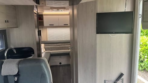Vango – Autotrail semi-geïntegreerde camper met 6 slaapplaatsen vanaf 2023