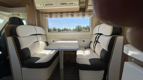 Wanderer – 6 berth Roller Team semi-integrated from 2022 Automatic