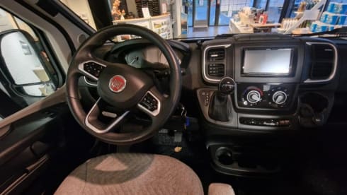 C15 – 2-Personen-Dethleffs-Bus aus dem Jahr 2025