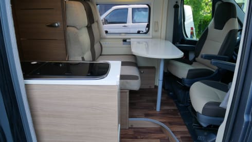Chausson2, 2 sleeping places - 4 seats.