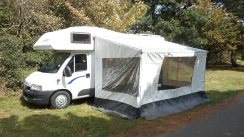 EASY 6 MOTORHOME HIRE JUST TURN UP AND GO
