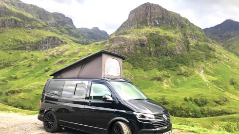 Black Beauty – Luxury auto 4 berth Volkswagen T6.1 campervan