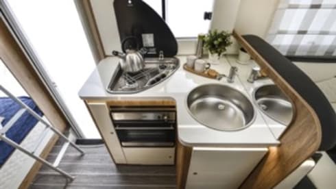 Huey – 6 Berth Rollerteam 707 New for 2023