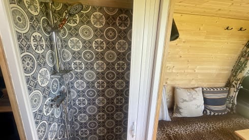 Siobvan – 2p Mercedes-Benz bus from 2014