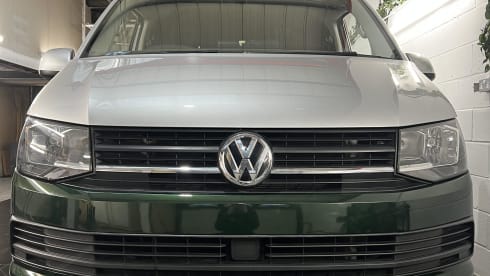 Bessy – Bessy - Luxury U Shaped 4 berth T6 Volkswagen Manual CAMPERVAN 2021