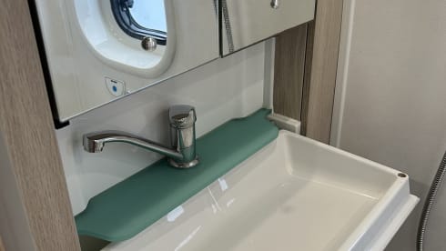 Vehicle 3 – 2-4 berth immaculate 2025 Expedition 67 "Flex" campervan 