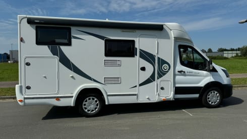 3 person chausson camper 
