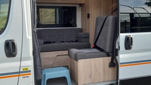 BP70 – 4 Berth Campervan/Motohome - fully equipped for your next Adventure