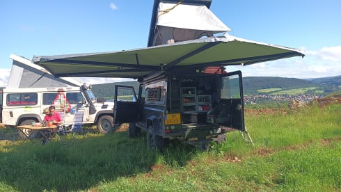 2p Land Rover rooftop from 2001