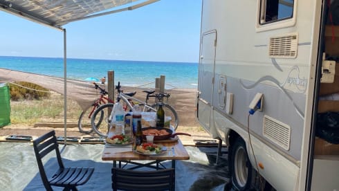 Lerry92 – Camper mansardato 6 posti con aria condizionata