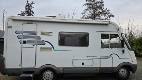 Boffertje On Wheels – Hymer B584 met hefbed, niet de mooiste, wel GOED!