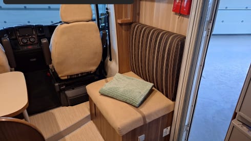 Ons prachtige huisje op wielen – 2-4 person McLouis semi-integrated camper