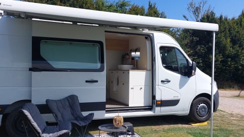Buscampr – New, off-grid, complete and comfortable 'Buscampr' for 2 people