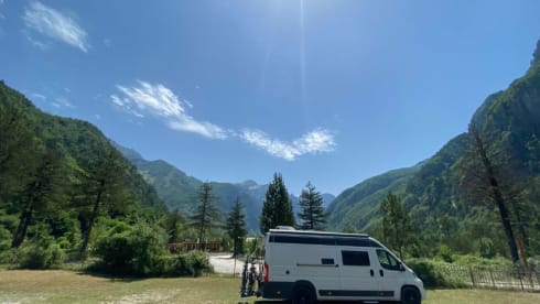 Beautiful, fine 2-person Fiat bus Camper from 2018