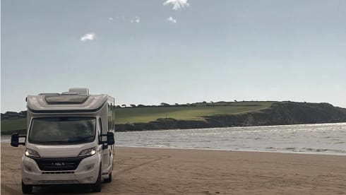 Bluff – Luxury 4 berth Laika Kosmo Motorhome / Camper - Brand New 2024 - Automatic