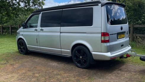 Quicksilver – Rent our Head Turning Quicksilver - LWB T5 with Pop Top roof