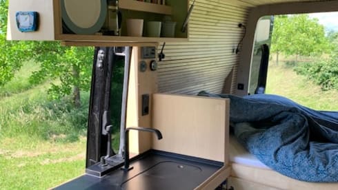 Unbound – 2p Mercedes buscamper (automaat)