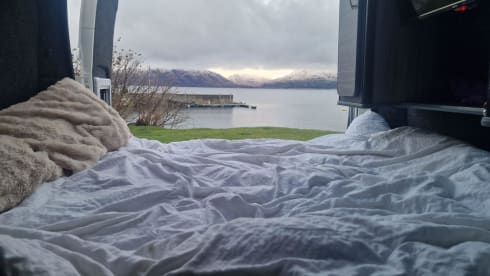 Valerie – Luxury 5 Birth Camper