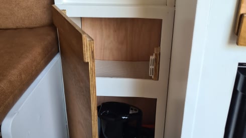 Aarts I – 3-person spacious self-built camper >>> Dog Friendly<<<