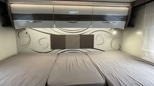 Mc Louis Carat – McLouis Carat 5pers. Semi-integrated from 2020