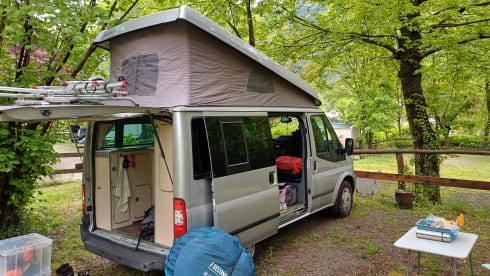 Britt – 4p Ford bus from 2011