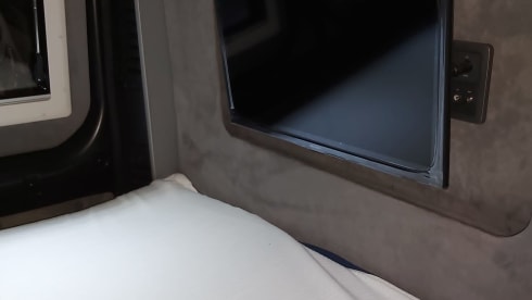 Cherry – Our luxurious 2 berth, 4 belts!