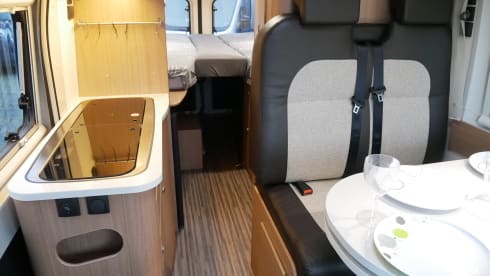 Sun Living Flexo 6.40, 2 sleeping 4 seats, length beds, Airco!!