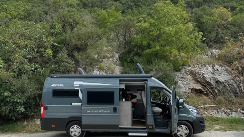 Pössl Summit Shine 640 3P – Brand new spacious campervan (2024)