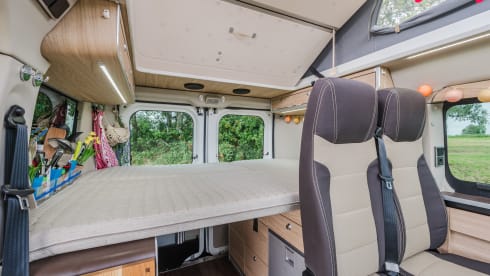 Stoere Duco – Reliable Hymer Sydney urban camper, comfortable, complete inventory