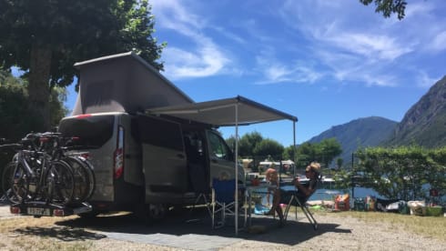 Luxury and complete bus camper - Ford Nugget Westfalia with lifting roof