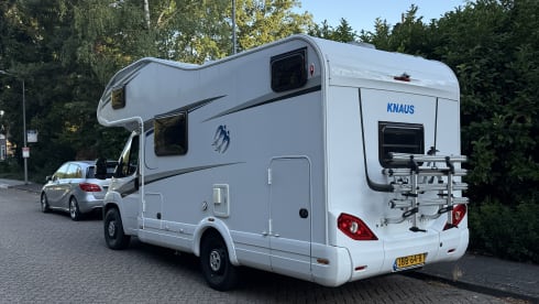 Knaus sky traweller familie – 6-person Knaus Alcove from 2017, a comfortable, excellent camper.