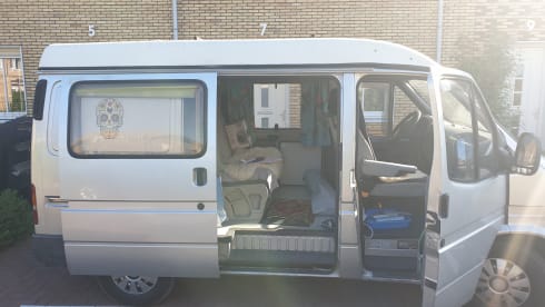Bonk – 4p Ford campervan uit 1999