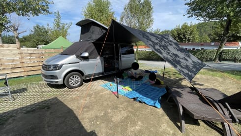 Poppy – Explore in Style - VW Camper for Unforgettable Holidays!