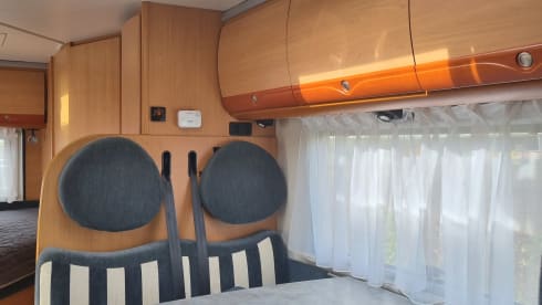 4p Dethleffs semi-integrated from 2004
