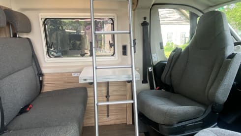 Hymer Grand Canyon mit aufklappbarem Dach für 4 Personen