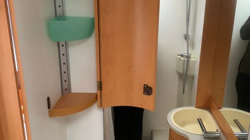 Hymer spacious 6p family camper with bunk beds