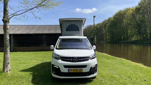 P-458-JD – 4p Fixxter campervan from 2022