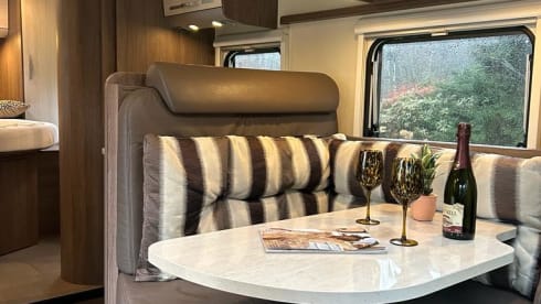 Bart Lola – 4p Bürstner semi-integrated uit 2016