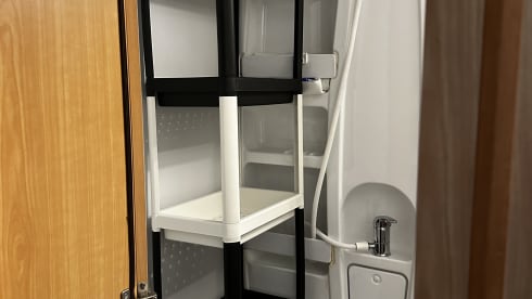 Cozy and complete 5 person camper