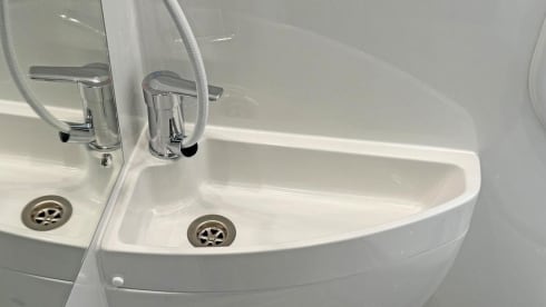 Exployer – Brand New 4 berth Autotrail campervan from March 2025