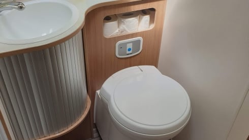 Very spacious 6-person Adria Sun Living