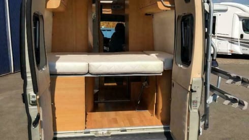 Lets go, life is too short – 2p Adria Mobil 600 Bus camper from 2008