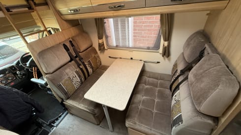 Our Molly – 6 berth Peugeot alcove from 2015