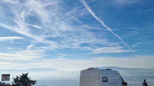 EsteVan – 2p + Vrijheid + Luxe + Comfort met onze zelfbouw droom