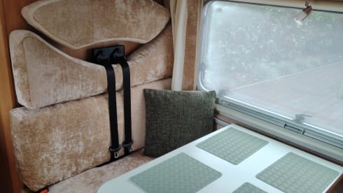 Zaneta –  Family Fiat New Life 6berth/6 belt Motorhome Hire