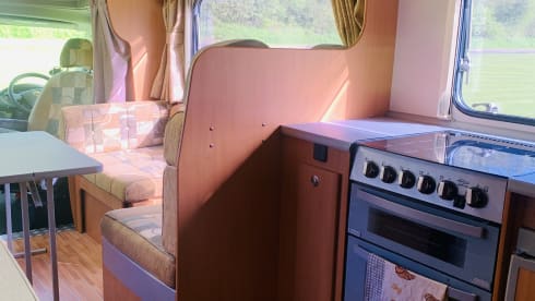 Tony – Your ultimate adventure awaits in our cosy 5-berth motorhome!