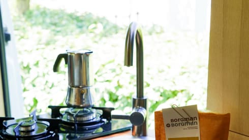 Eli – Luxuriöser autarker Camper – Warmwasser & Außendusche